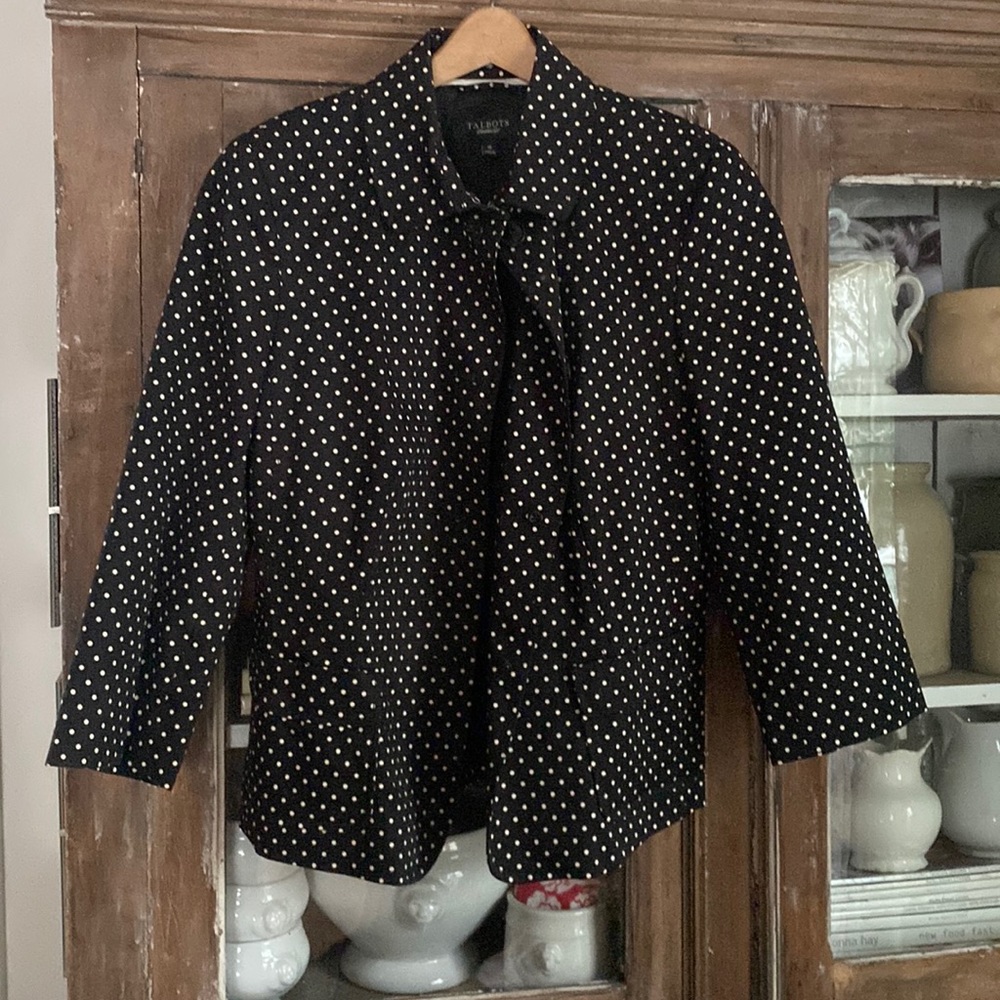 Polka dot 3/4 length sleeve button down jacket